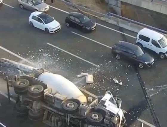 Accidente camion autopista
