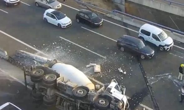 Accidente camion autopista