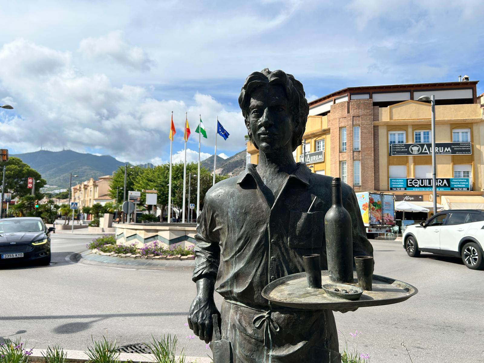 Monumento camarero Benalmadena